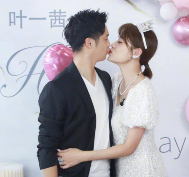 过春节一般什么时候贴对联？