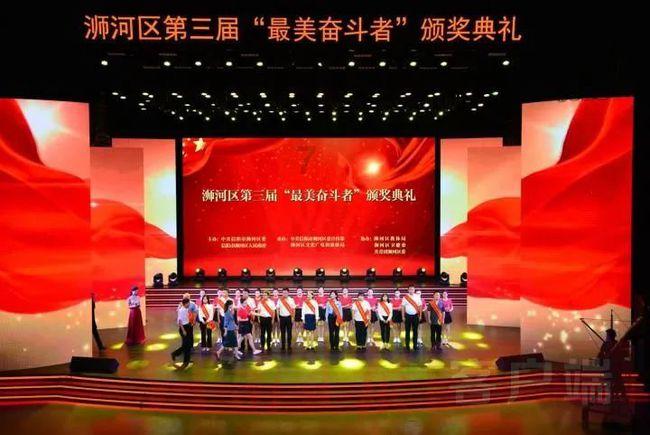 云南镇雄发生山体滑坡 多方救援力量赶赴现场